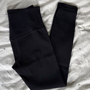 Athleta Elation ribbed tights. In very good condition. Worn 1-2 times.